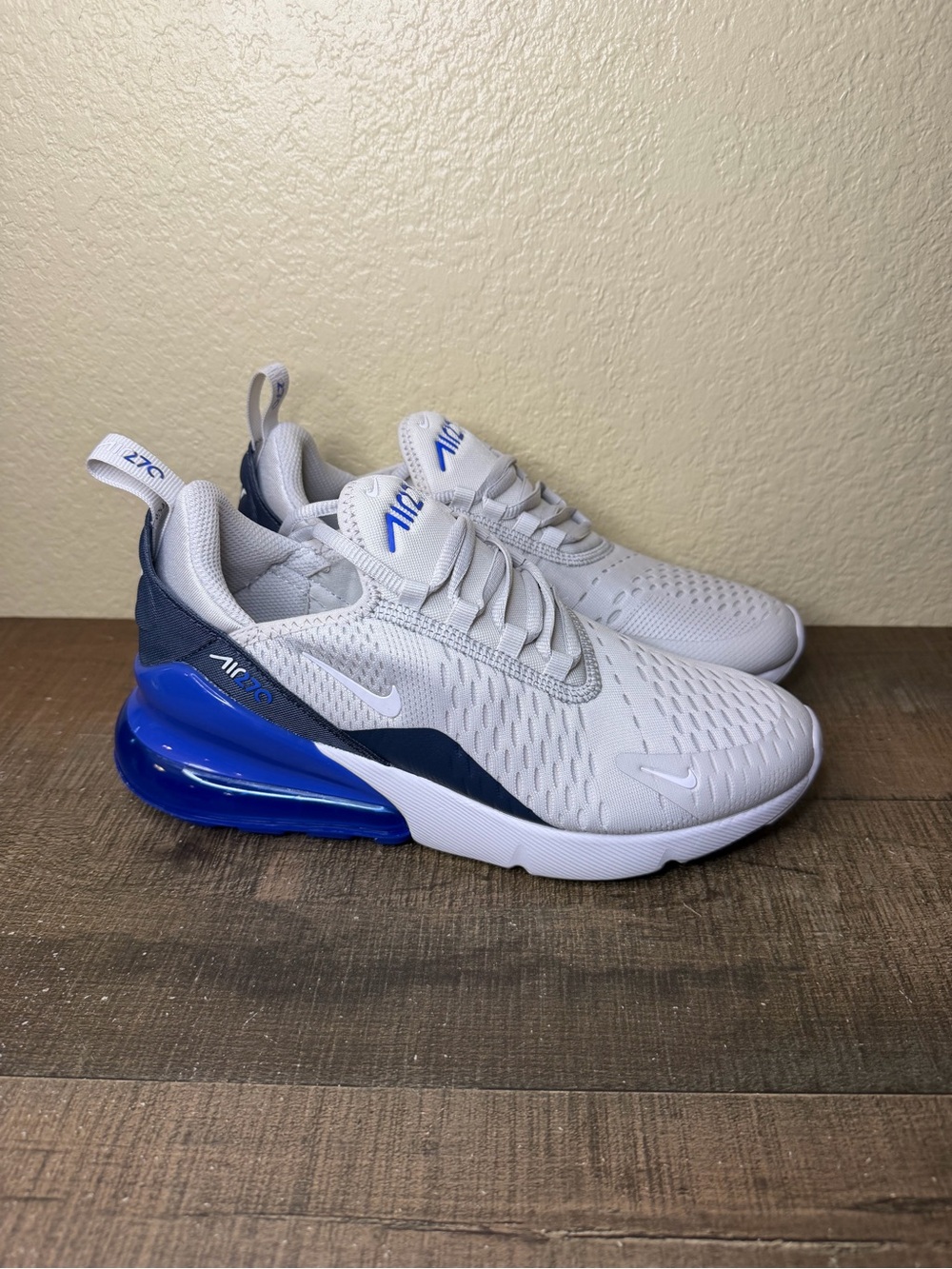 Nike Air Max 270 GS “Vast Grey Hyper Royal”
- Size 5.5Y / 7 Women.